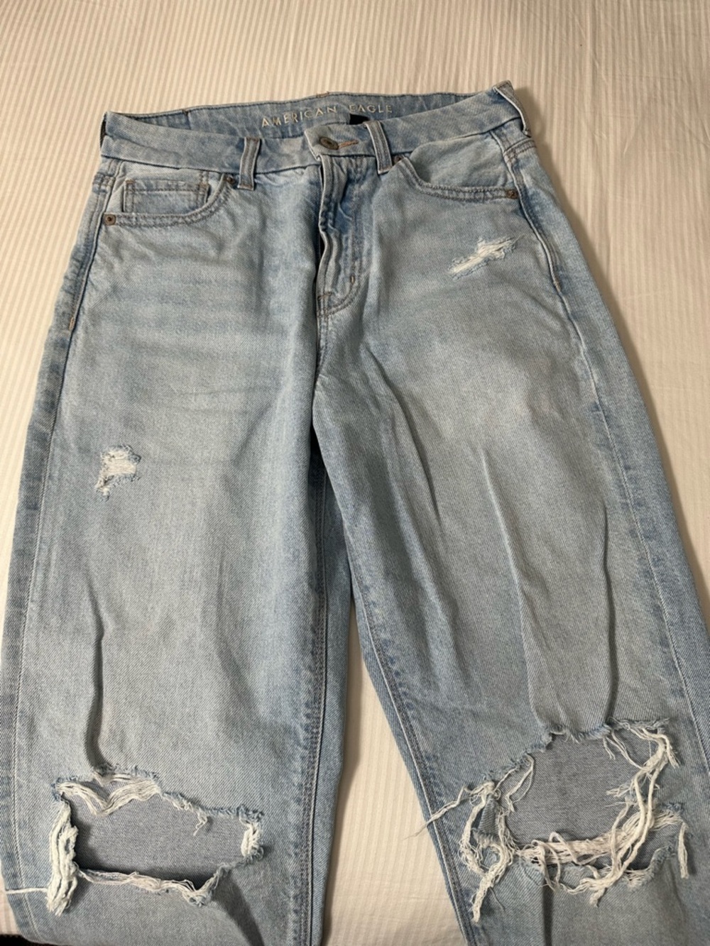American Eagle Outfitters Light Blue Ripped Boyfriend Jeans